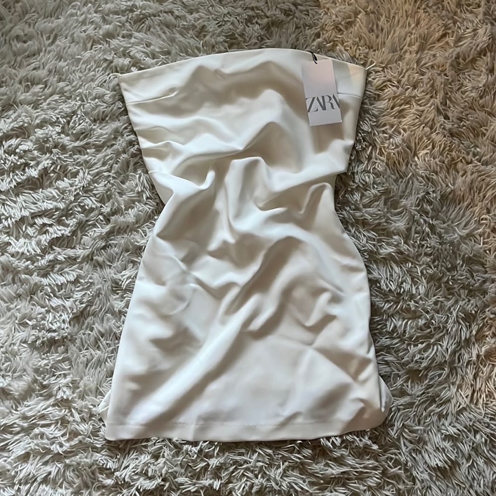 White, strapless Zara dress. Size Large